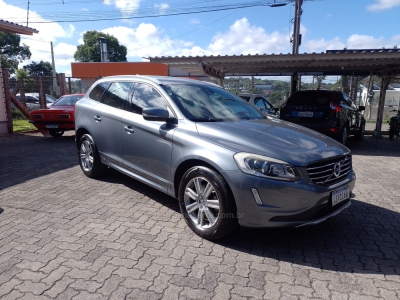 XC60 2.4 D5 KINETIC DIESEL AWD 4P AUTOMÁTICO - 2017 - BENTO GONçALVES