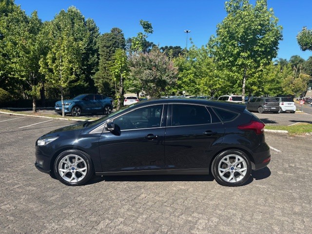 FOCUS 2.0 SE PLUS 16V FLEX 4P AUTOMÁTICO - 2016 - CAXIAS DO SUL