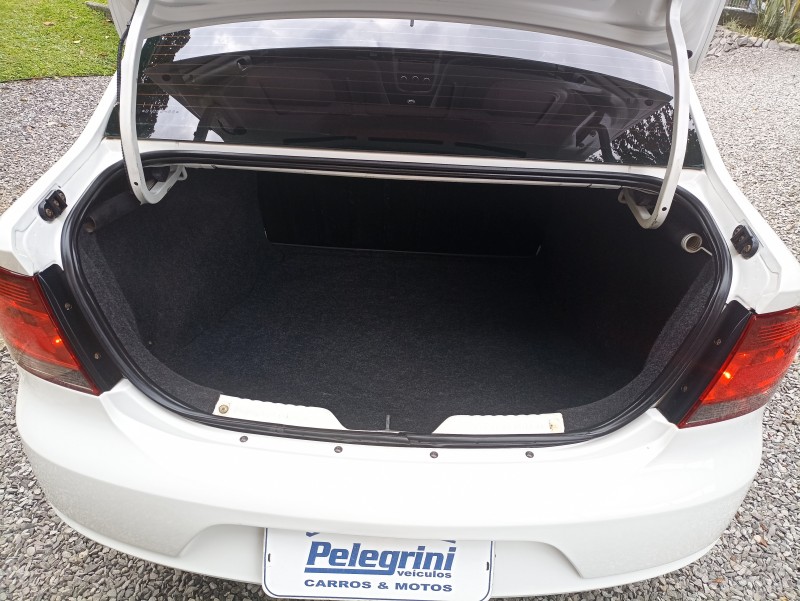 VOYAGE 1.6 MI TREND 8V FLEX 4P MANUAL - 2013 - BENTO GONçALVES