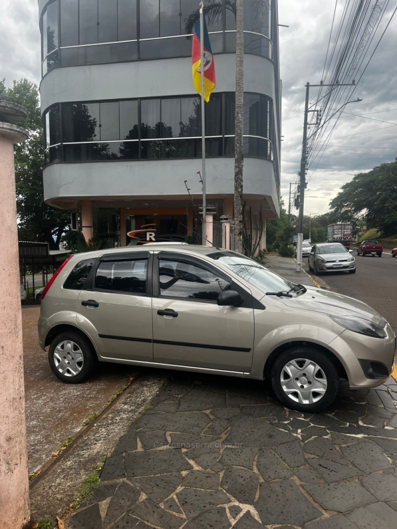 FIESTA 1.0 MPI CLASS 8V FLEX 4P MANUAL - 2011 - CARLOS BARBOSA