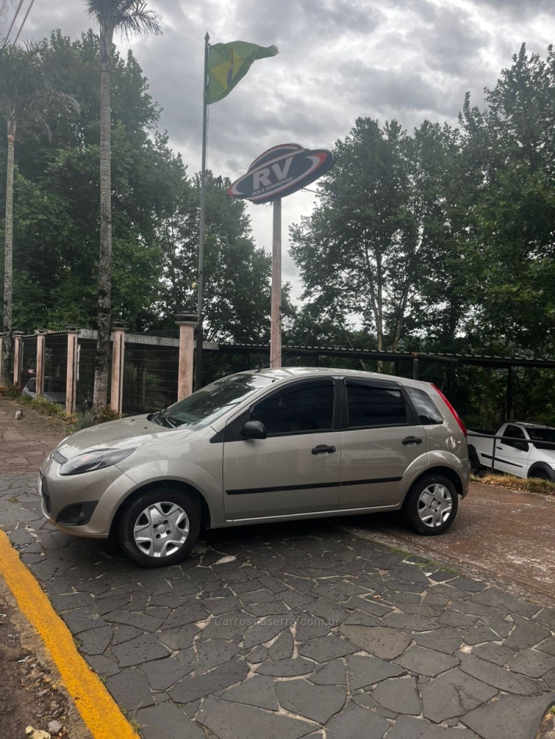 FIESTA 1.0 MPI CLASS 8V FLEX 4P MANUAL - 2011 - CARLOS BARBOSA