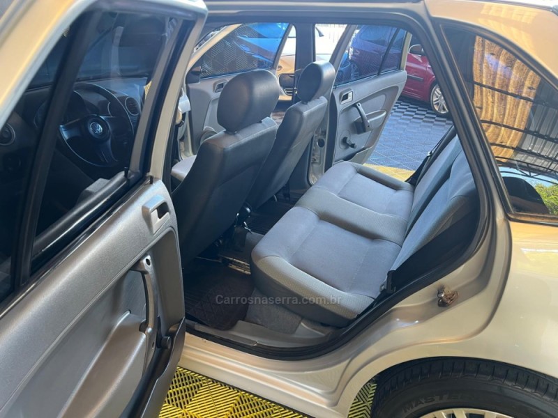 GOL 1.0 MI PLUS 8V GASOLINA 4P MANUAL G.III - 2006 - CAXIAS DO SUL