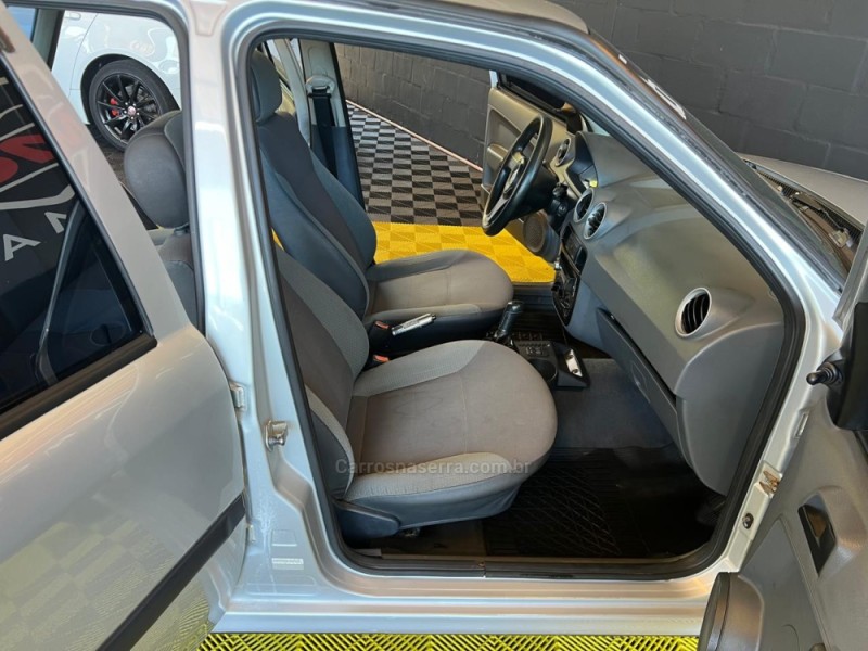 GOL 1.0 MI PLUS 8V GASOLINA 4P MANUAL G.III - 2006 - CAXIAS DO SUL