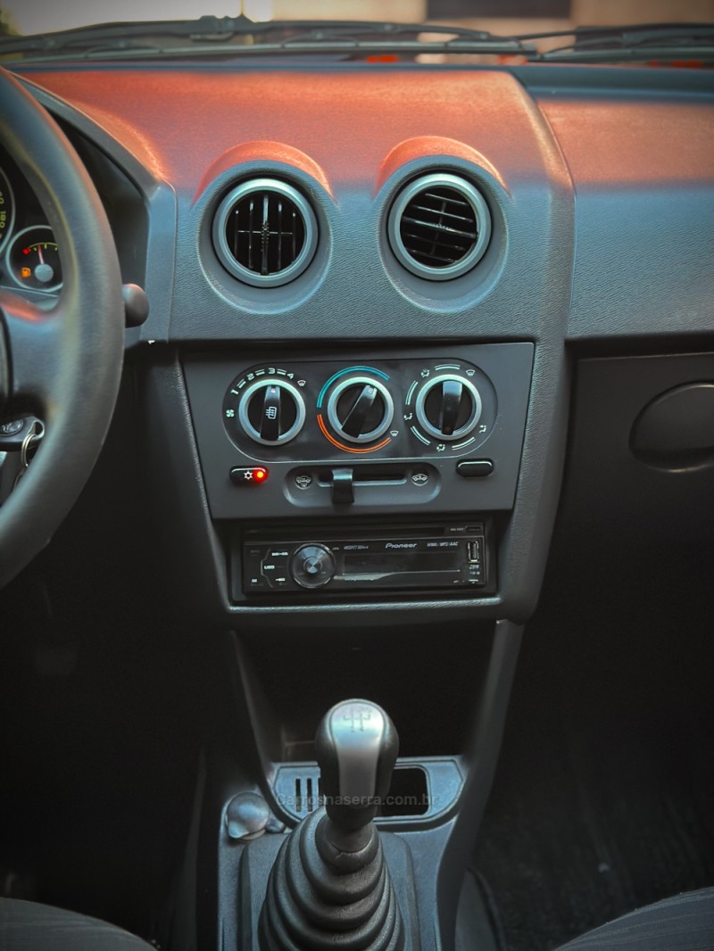 PRISMA 1.4 MPFI MAXX 8V FLEX 4P MANUAL - 2007 - ESTâNCIA VELHA