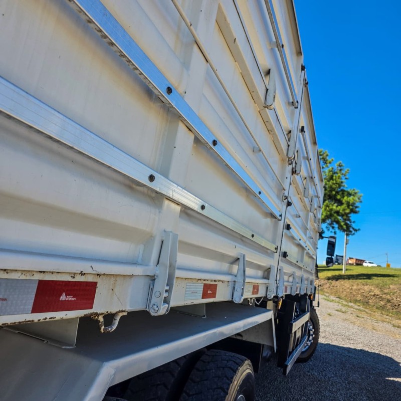 ATEGO 2430 6X2 - 2016 - GARIBALDI