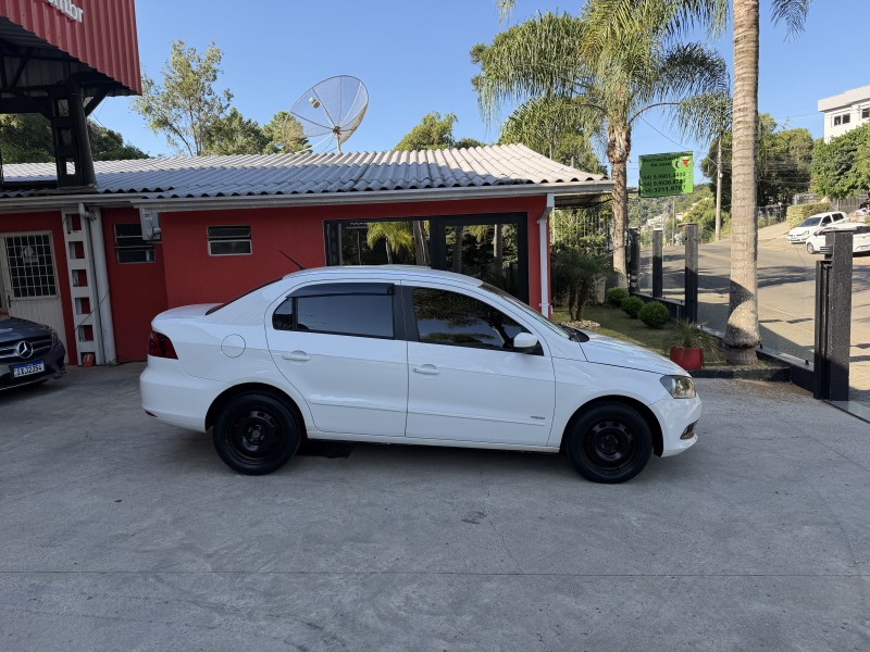 VOYAGE 1.0 MI TRENDLINE 8V FLEX 4P MANUAL - 2013 - CAXIAS DO SUL