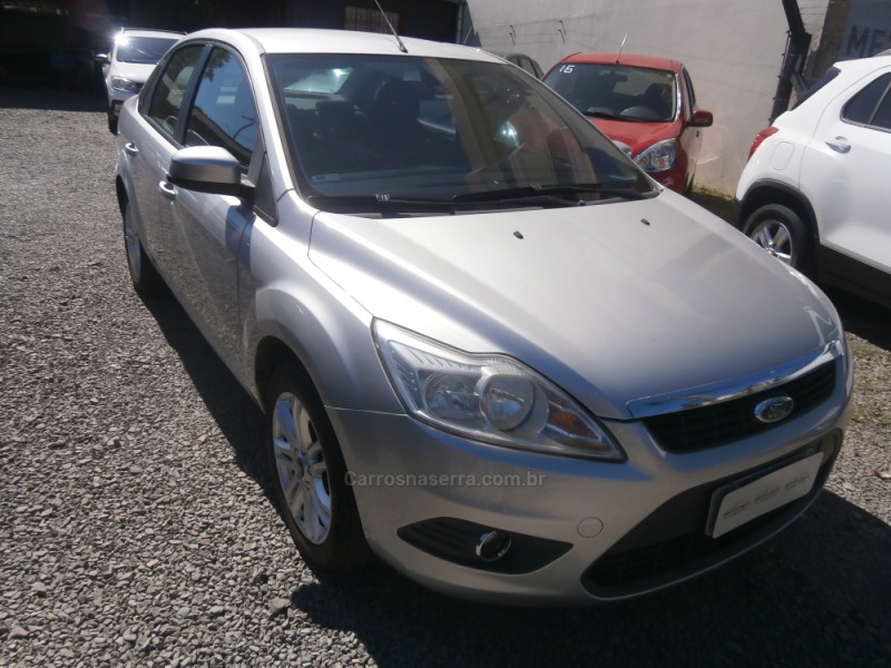 FOCUS 2.0 GLX SEDAN 16V FLEX 4P MANUAL - 2012 - FARROUPILHA
