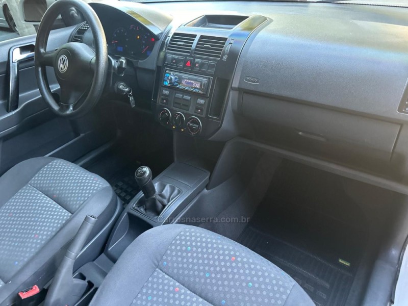 POLO 1.6 MI 8V E-FLEX 4P MANUAL - 2005 - CAMPO BOM