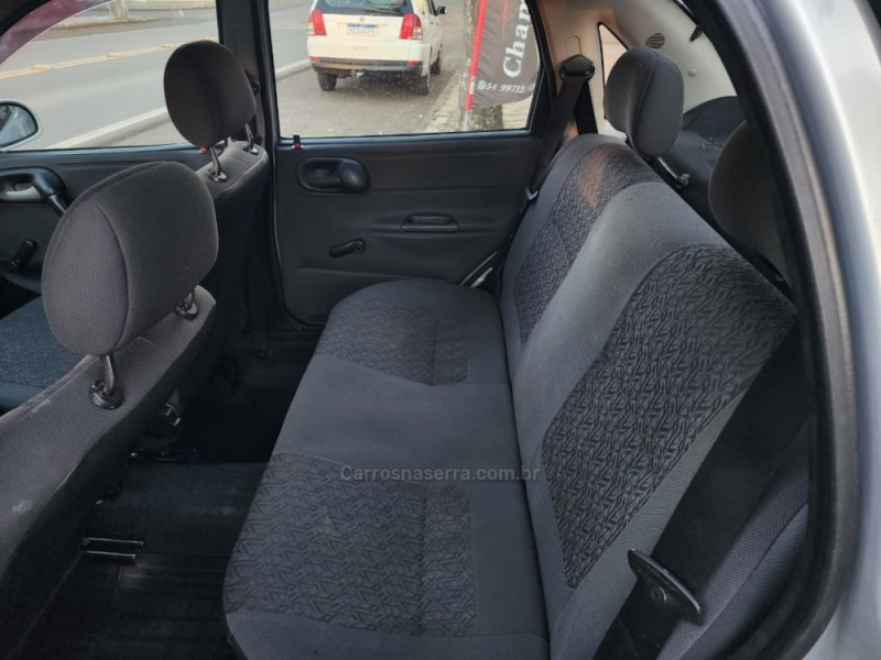 CORSA 1.0 MPFI CLASSIC 8V GASOLINA 4P MANUAL - 2004 - VACARIA