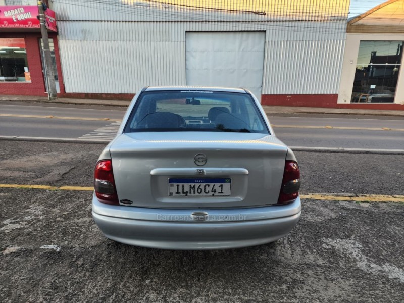 CORSA 1.0 MPFI CLASSIC 8V GASOLINA 4P MANUAL - 2004 - VACARIA