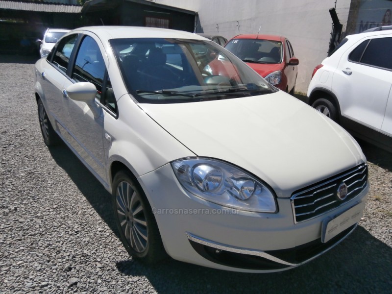 LINEA 1.8 ABSOLUTE 16V FLEX 4P AUTOMATIZADO - 2015 - FARROUPILHA