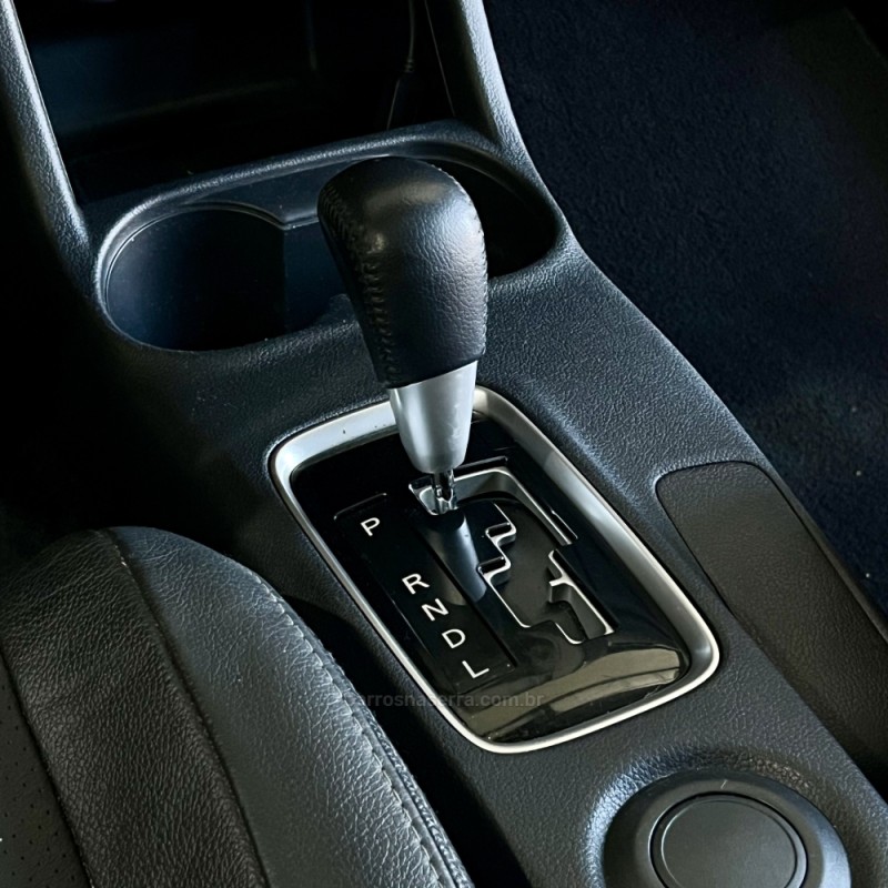 OUTLANDER 2.0 MIVEC HPE GASOLINA 4P AUTOMÁTICO - 2015 - NOVO HAMBURGO