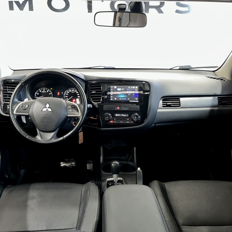 OUTLANDER 2.0 MIVEC HPE GASOLINA 4P AUTOMÁTICO - 2015 - NOVO HAMBURGO