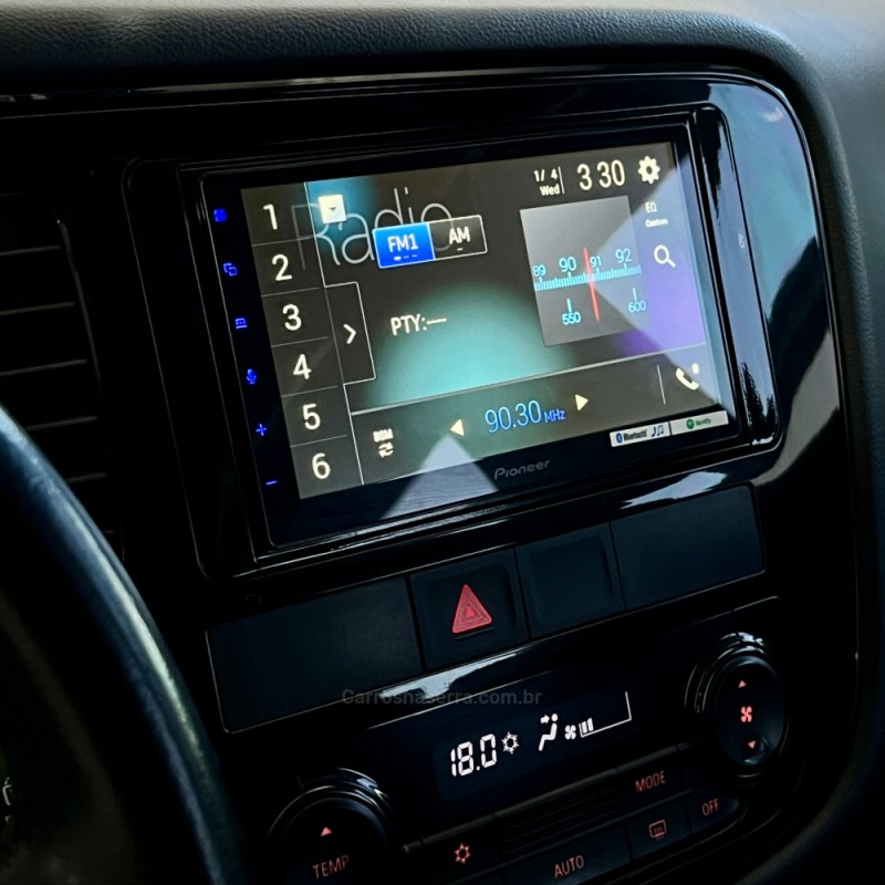 OUTLANDER 2.0 MIVEC HPE GASOLINA 4P AUTOMÁTICO - 2015 - NOVO HAMBURGO