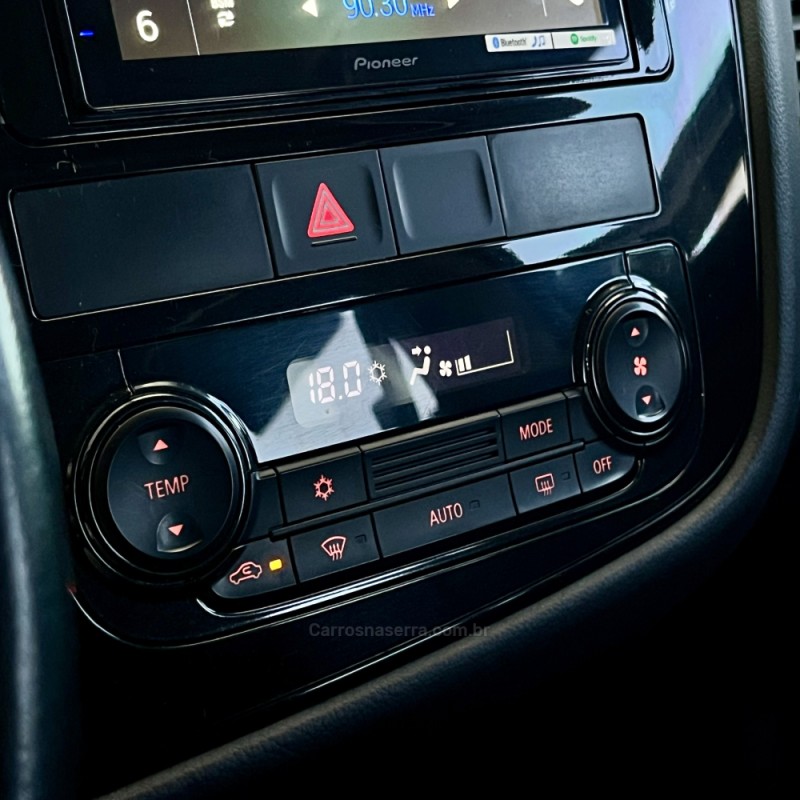 OUTLANDER 2.0 MIVEC HPE GASOLINA 4P AUTOMÁTICO - 2015 - NOVO HAMBURGO