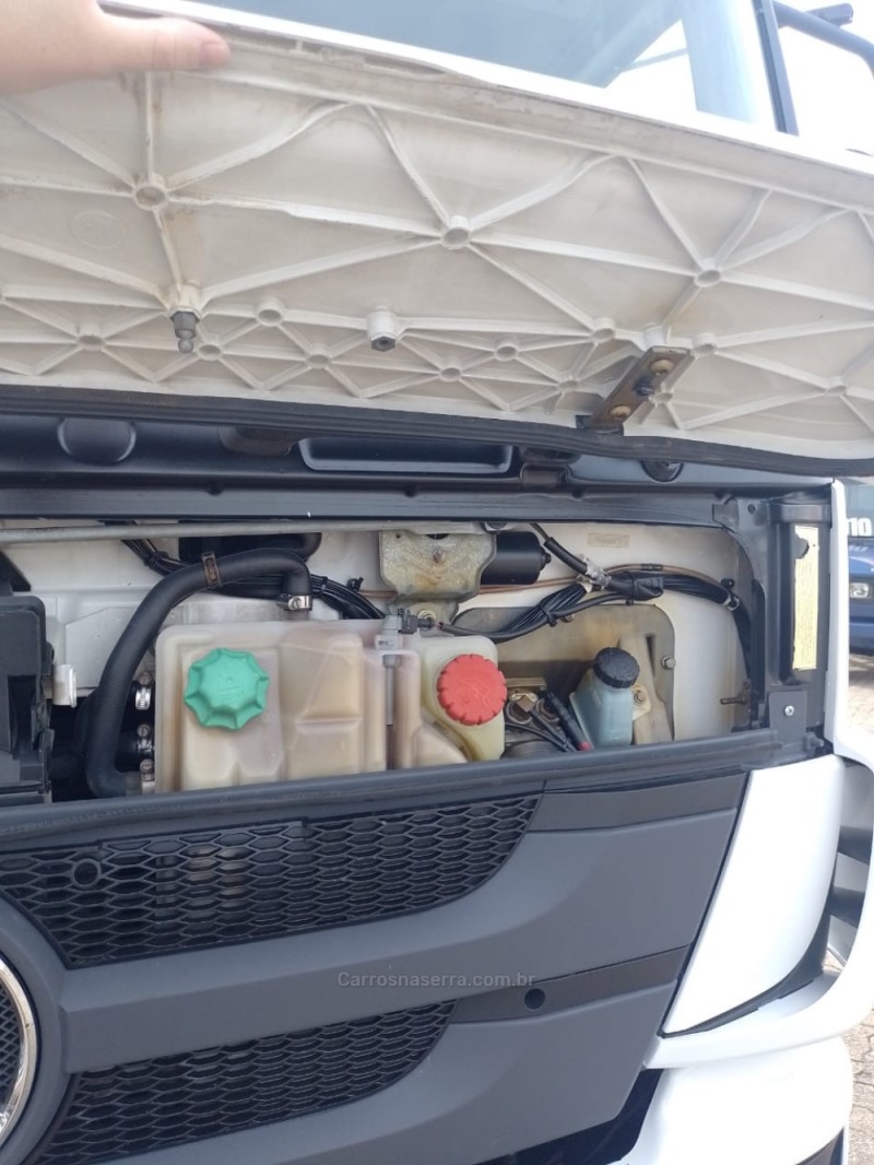 atego 2426 6x2 2012 garibaldi