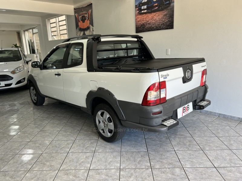 STRADA 1.4 MPI WORKING CD 8V FLEX 2P MANUAL - 2013 - NOVA PRATA