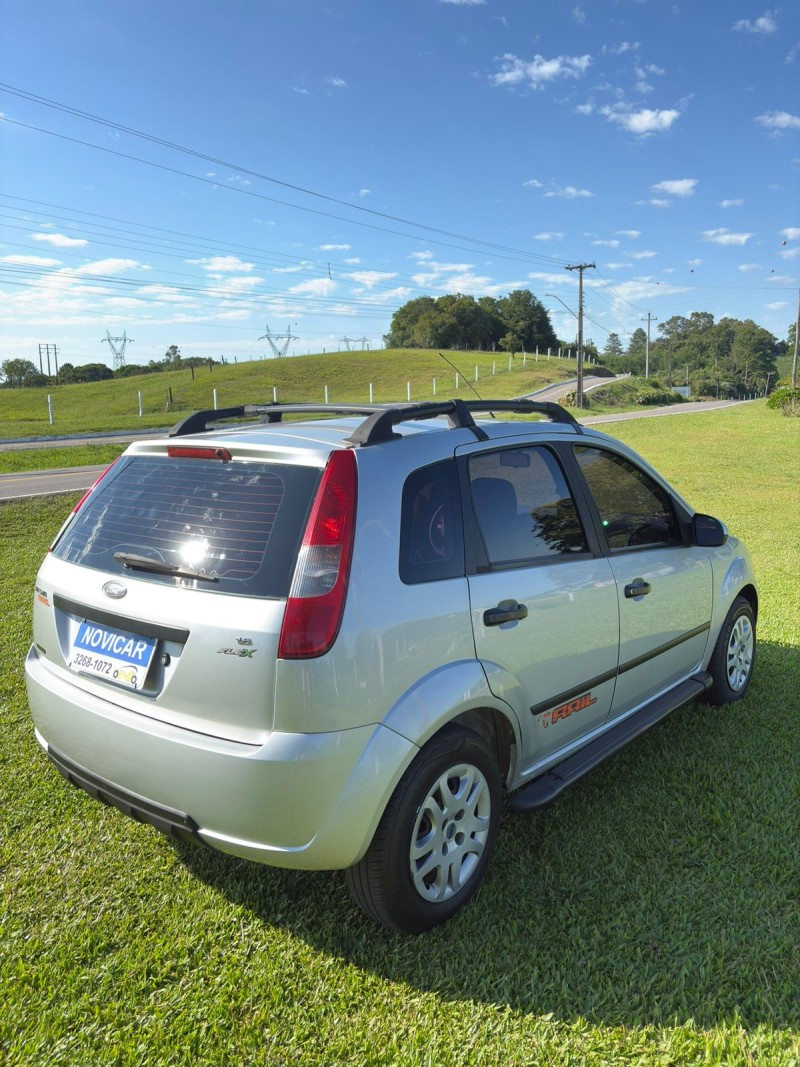 FIESTA 1.6 MPI TRAIL HATCH 8V FLEX 4P MANUAL - 2007 - FARROUPILHA