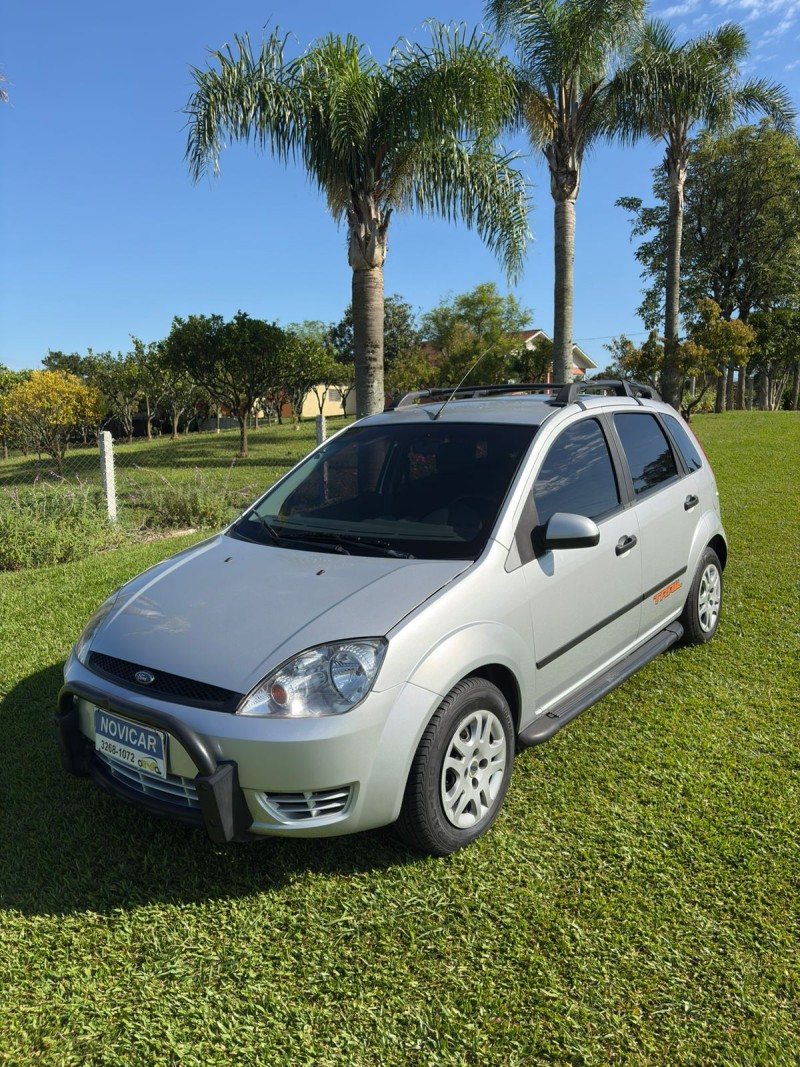 FIESTA 1.6 MPI TRAIL HATCH 8V FLEX 4P MANUAL - 2007 - FARROUPILHA