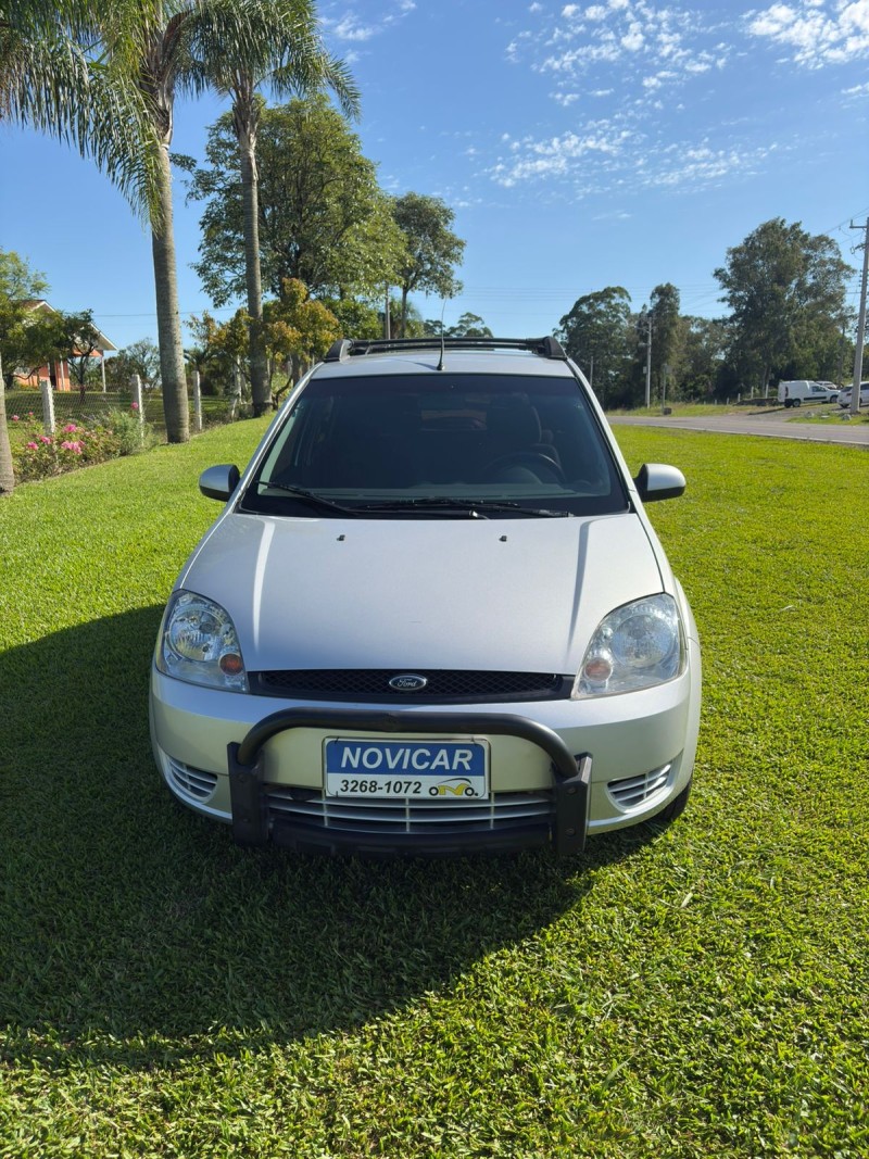 FIESTA 1.6 MPI TRAIL HATCH 8V FLEX 4P MANUAL - 2007 - FARROUPILHA
