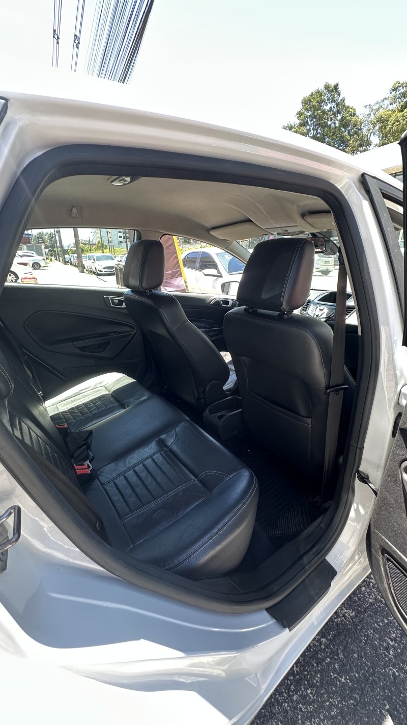 FIESTA 1.6 TITANIUM HATCH 16V FLEX 4P AUTOMÁTICO - 2015 - CAXIAS DO SUL