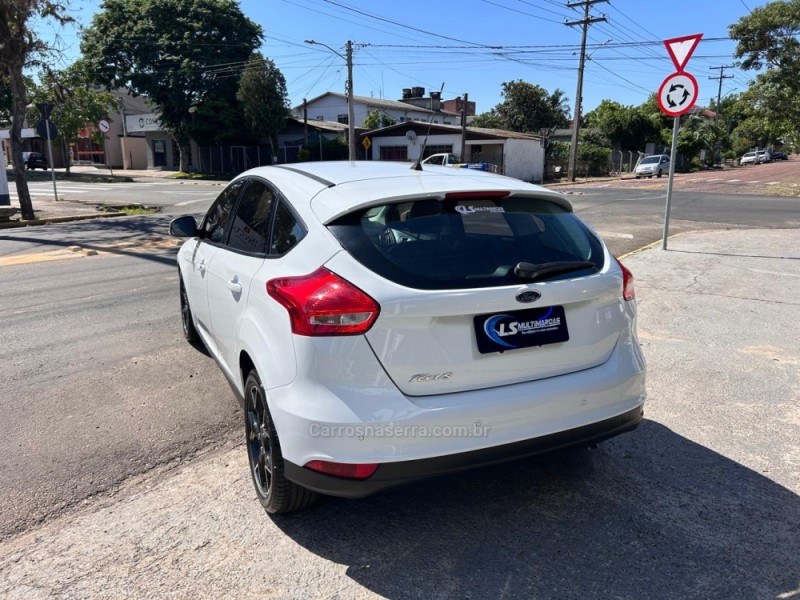 FOCUS 2.0 SE FASTBACK 16V FLEX 4P AUTOMÁTICO - 2016 - VENâNCIO AIRES