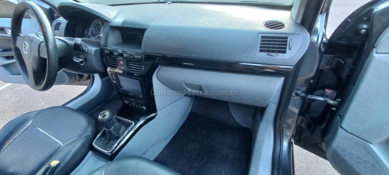 VECTRA 2.0 MPFI ELEGANCE 8V 140CV FLEX 4P MANUAL - 2006 - PICADA CAFé