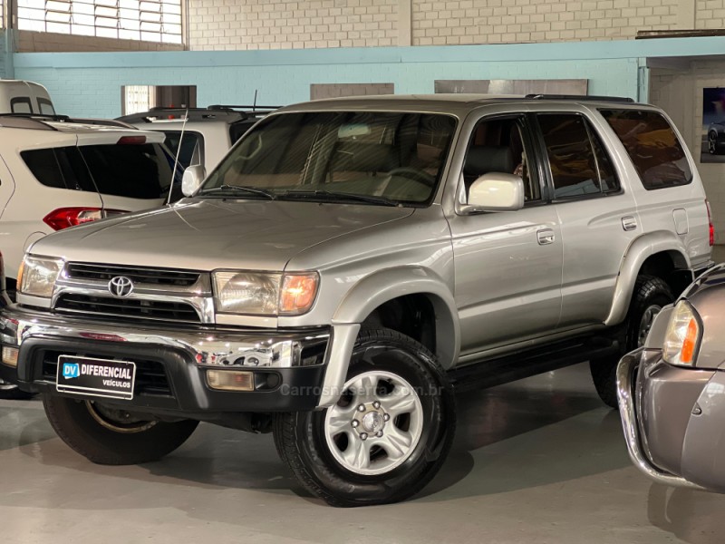 TOYOTA - HILUX SW4 - 2002/2002 - Prata - R$ 73.900,00