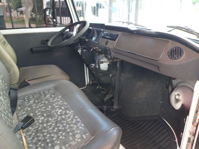 KOMBI 1.4 MI STD LOTAÇÃO 8V FLEX 3P MANUAL - 2014 - CAXIAS DO SUL