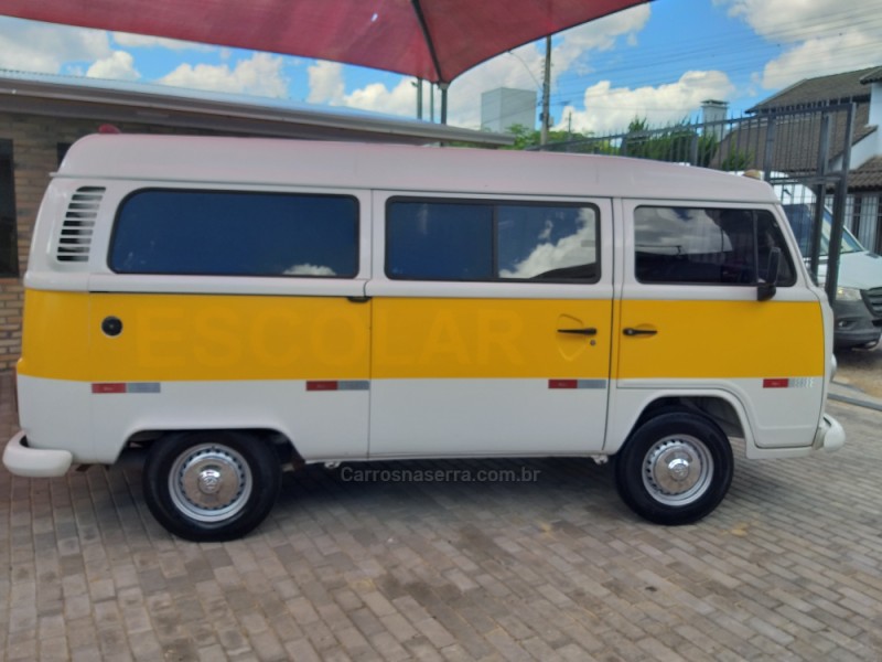 KOMBI 1.4 MI STD LOTAÇÃO 8V FLEX 3P MANUAL - 2014 - CAXIAS DO SUL
