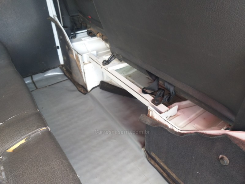 KOMBI 1.4 MI STD LOTAÇÃO 8V FLEX 3P MANUAL - 2014 - CAXIAS DO SUL