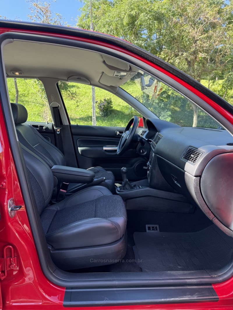 GOLF 1.6 MI SPORTLINE 8V FLEX 4P MANUAL - 2010 - NOVA ARAçá