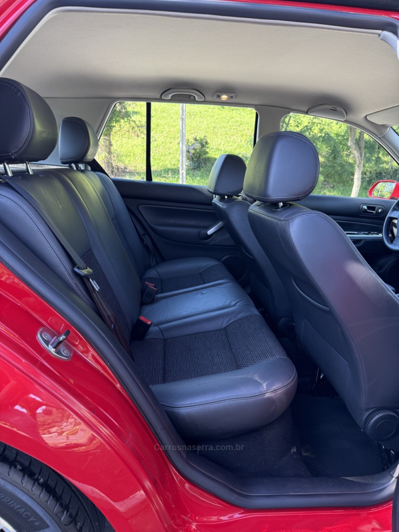 GOLF 1.6 MI SPORTLINE 8V FLEX 4P MANUAL - 2010 - NOVA ARAçá