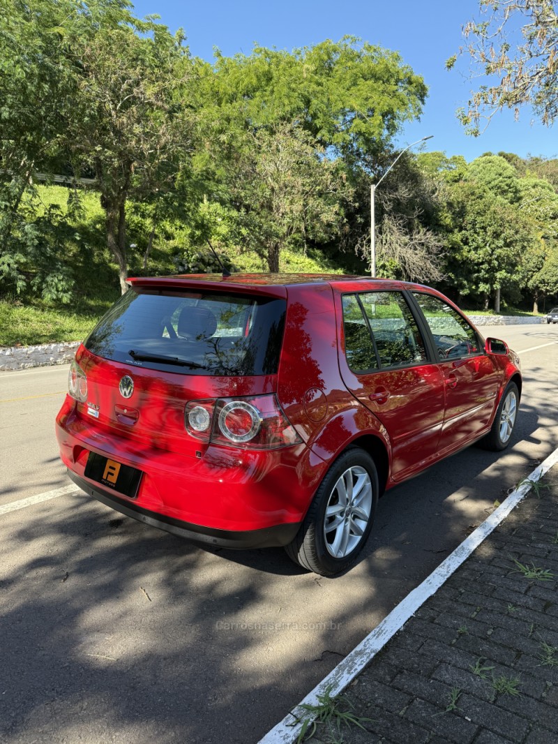 GOLF 1.6 MI SPORTLINE 8V FLEX 4P MANUAL - 2010 - NOVA ARAçá
