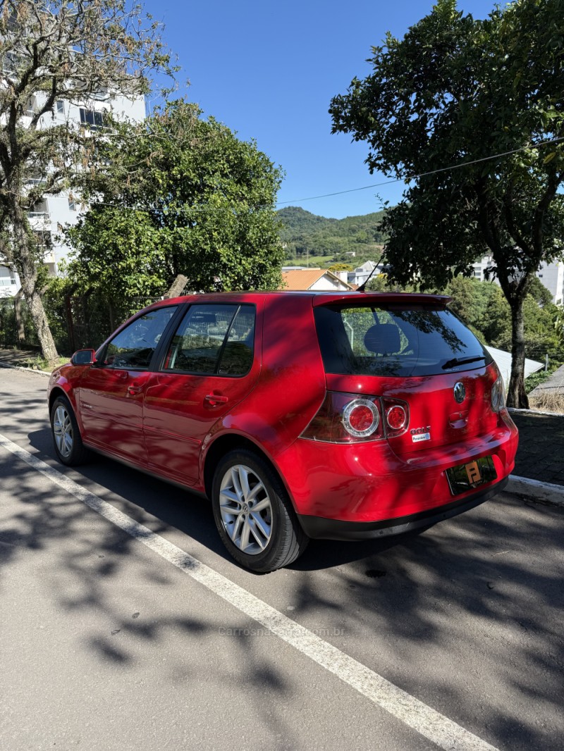 GOLF 1.6 MI SPORTLINE 8V FLEX 4P MANUAL - 2010 - NOVA ARAçá