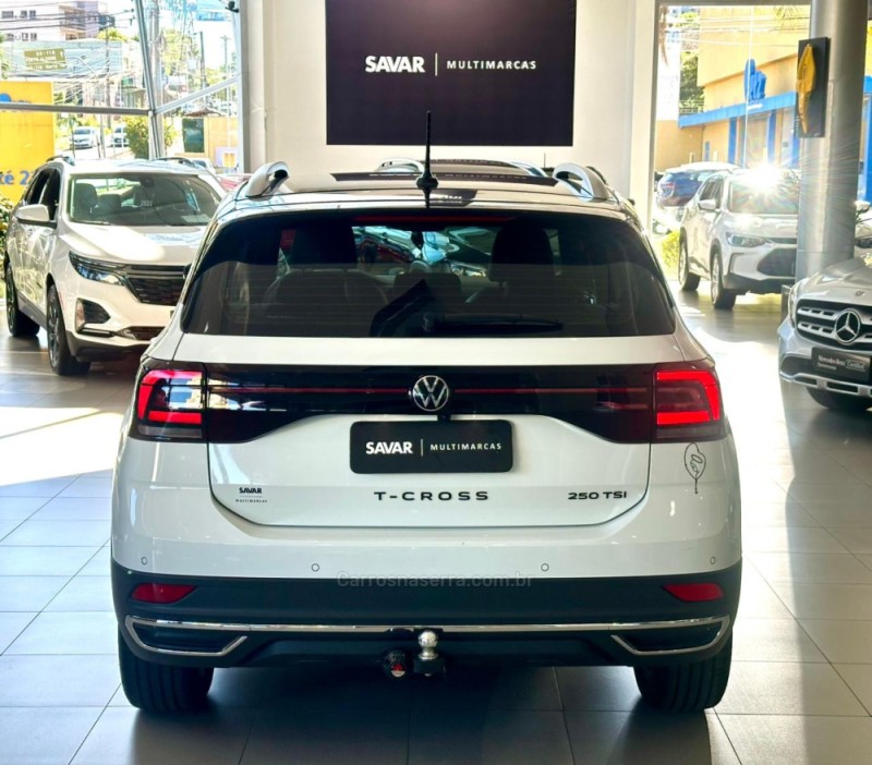T-CROSS 1.4 HIGHLINE TSI 16V FLEX 4P AUTOMÁTICO - 2024 - NOVO HAMBURGO
