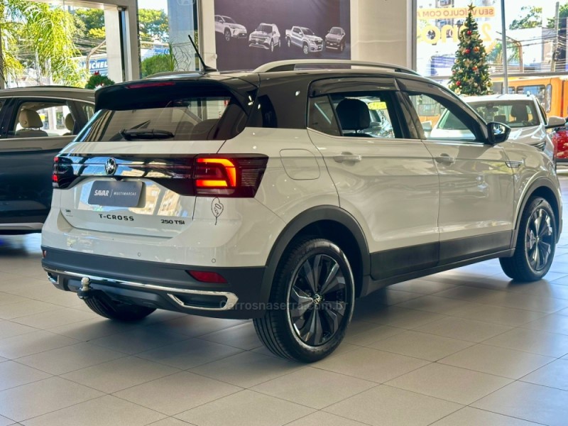 T-CROSS 1.4 HIGHLINE TSI 16V FLEX 4P AUTOMÁTICO - 2024 - NOVO HAMBURGO