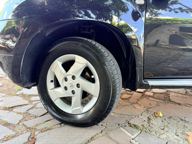 DUSTER 1.6 DYNAMIQUE 4X2 16V FLEX 4P MANUAL - 2015 - TRêS COROAS