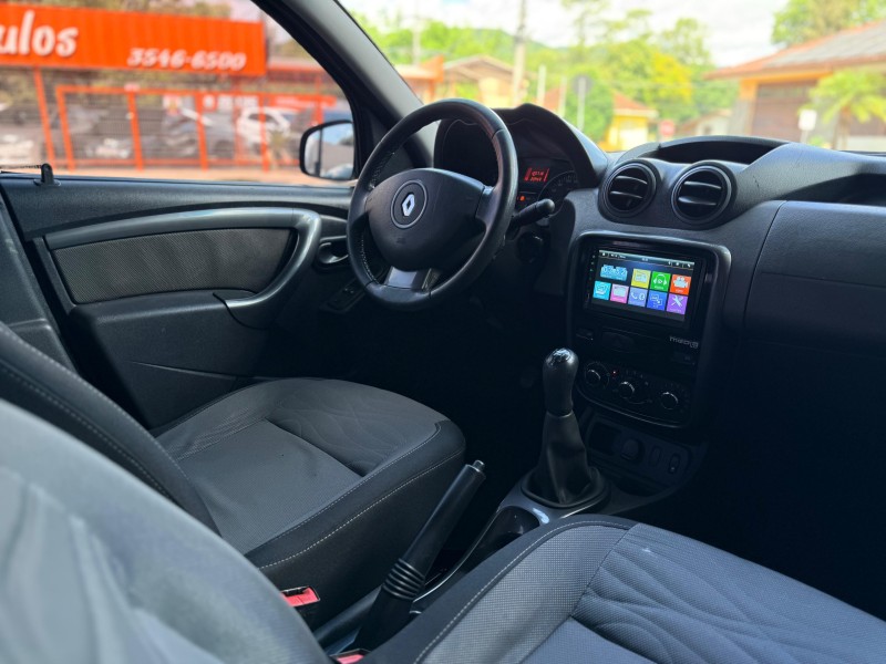 DUSTER 1.6 DYNAMIQUE 4X2 16V FLEX 4P MANUAL - 2015 - TRêS COROAS