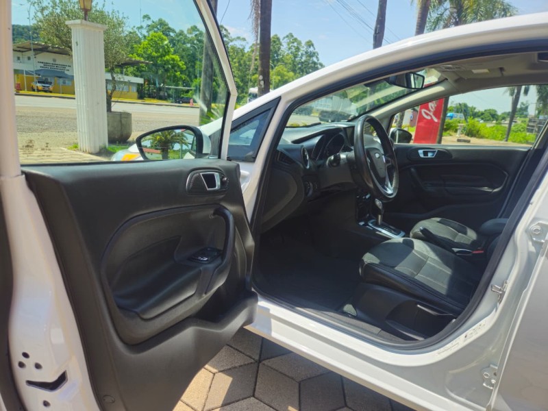 FIESTA 1.6 TITANIUM PLUS SEDAN 16V FLEX 4P AUTOMÁTICO - 2015 - BOM PRINCíPIO