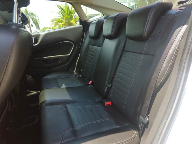 FIESTA 1.6 TITANIUM PLUS SEDAN 16V FLEX 4P AUTOMÁTICO - 2015 - BOM PRINCíPIO