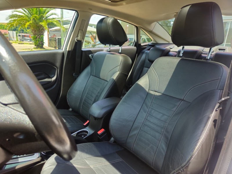 FIESTA 1.6 TITANIUM PLUS SEDAN 16V FLEX 4P AUTOMÁTICO - 2015 - BOM PRINCíPIO
