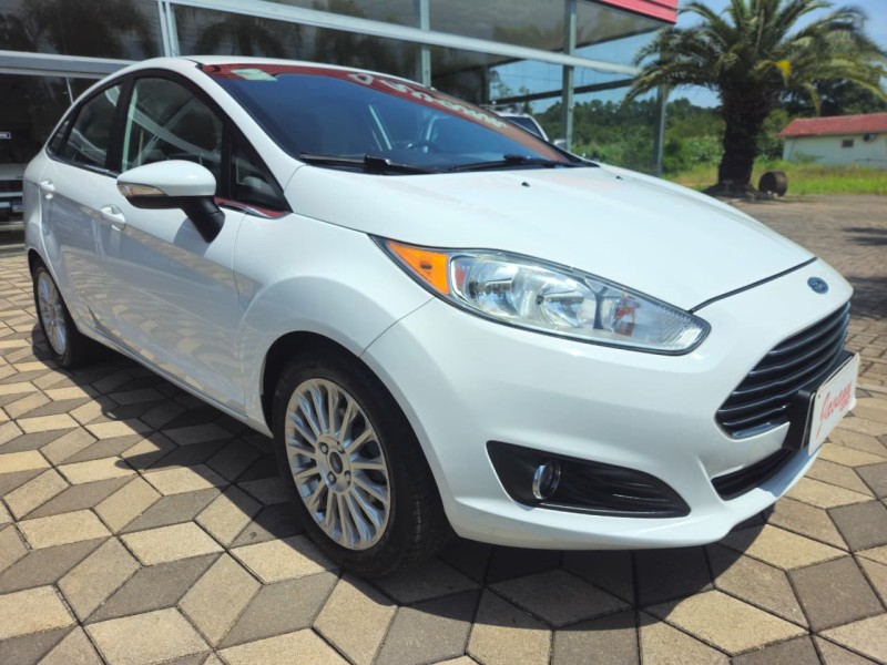 fiesta 1.6 titanium plus sedan 16v flex 4p automatico 2015 bom principio