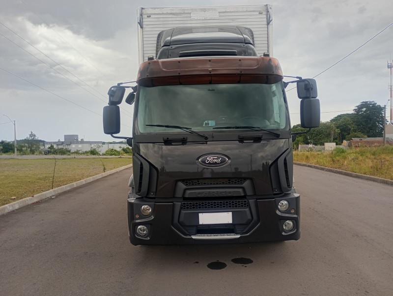 CARGO 2423 E 6X2 TURBO - 2013 - FARROUPILHA