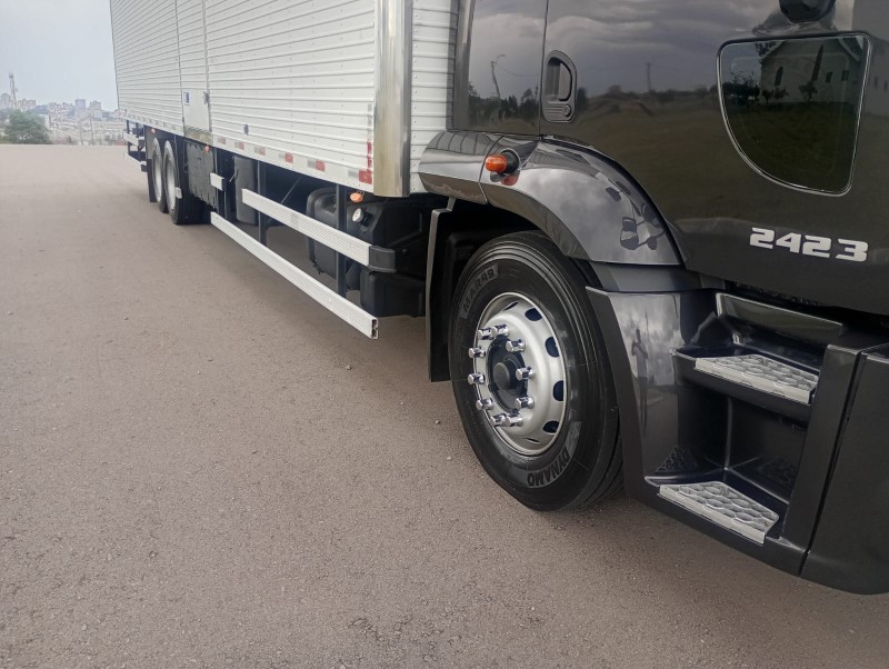 CARGO 2423 E 6X2 TURBO - 2013 - FARROUPILHA