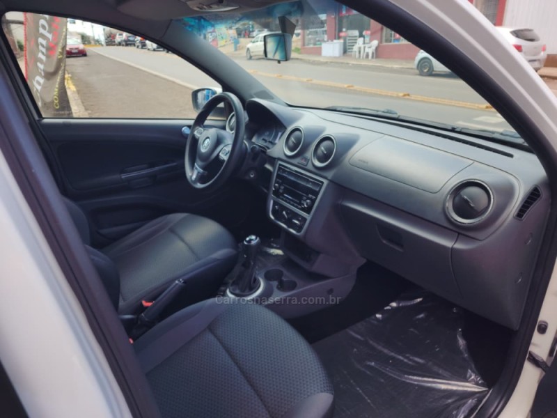 VOYAGE 1.6 MI CITY 8V FLEX 4P MANUAL - 2015 - VACARIA