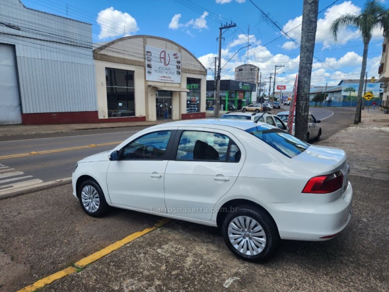 VOYAGE 1.6 MI CITY 8V FLEX 4P MANUAL - 2015 - VACARIA