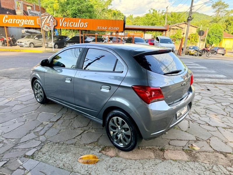 ONIX 1.0 JOY BLACK 8V FLEX 4P MANUAL - 2021 - TRêS COROAS