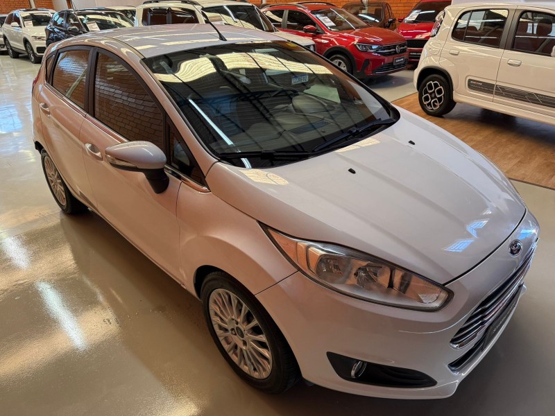 FIESTA 1.6 TITANIUM HATCH 16V FLEX 4P AUTOMÁTICO - 2015 - BENTO GONçALVES