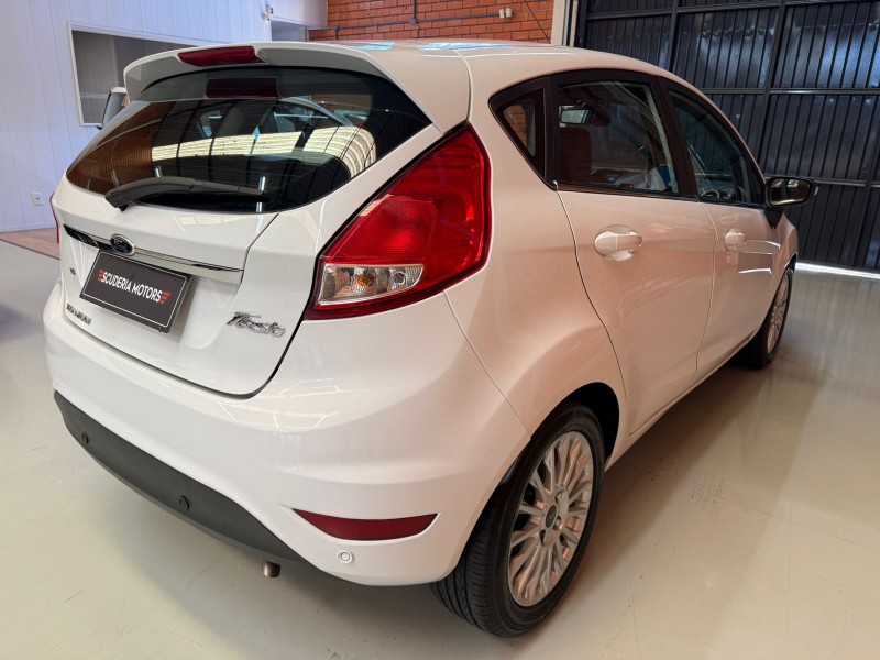 FIESTA 1.6 TITANIUM HATCH 16V FLEX 4P AUTOMÁTICO - 2015 - BENTO GONçALVES